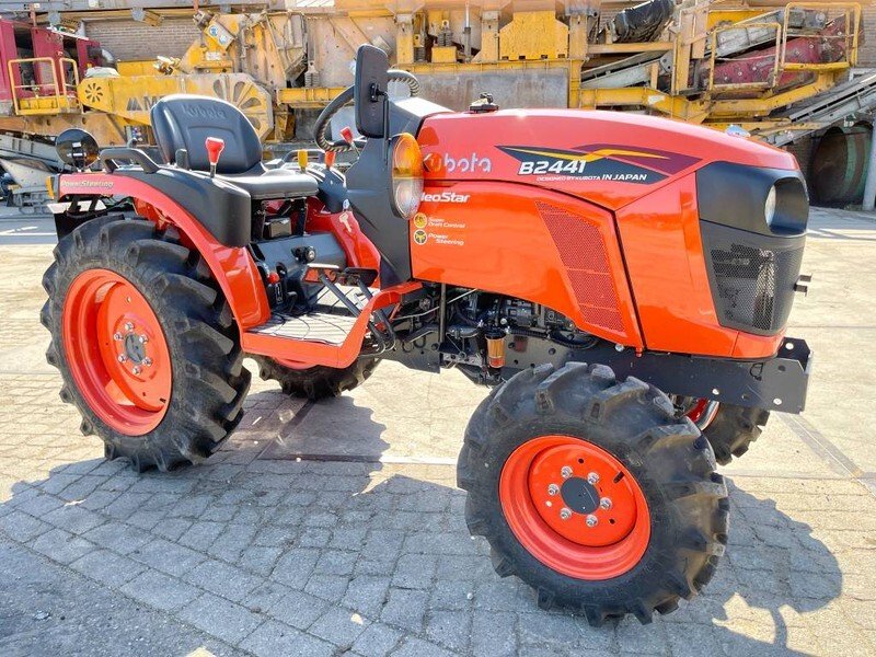 Tracteur agricole neuf Kubota B2441 - 24hp 4WD - New / Unused – Image 3
