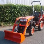 CHARGEUR FRONTAL CX 19 COMPLET GODET TERRE POUR KUBOTA B1830-B2230-B2530-B2050-B2350-B2650